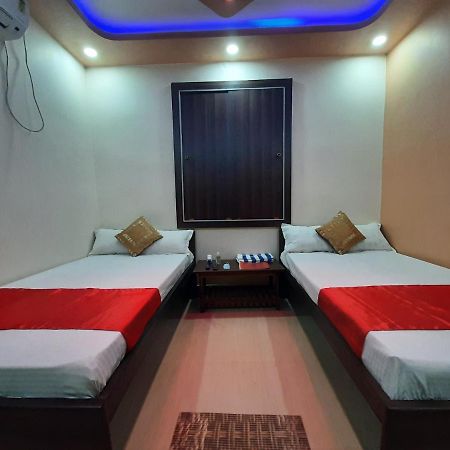 Hotel Shakuntla Palace - 400 Meters Away From Vishnu Pad Temple 7 Mins Walk Gaya Bagian luar foto