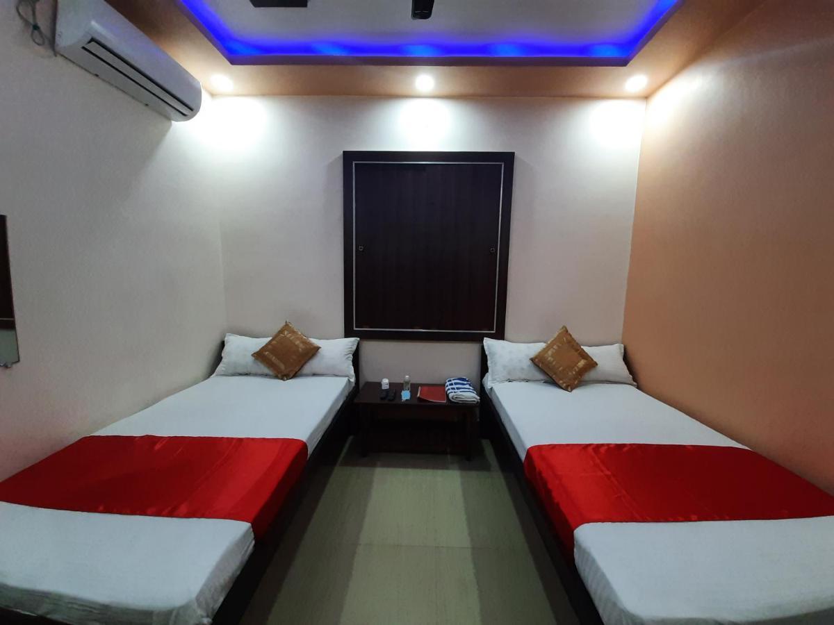 Hotel Shakuntla Palace - 400 Meters Away From Vishnu Pad Temple 7 Mins Walk Gaya Bagian luar foto