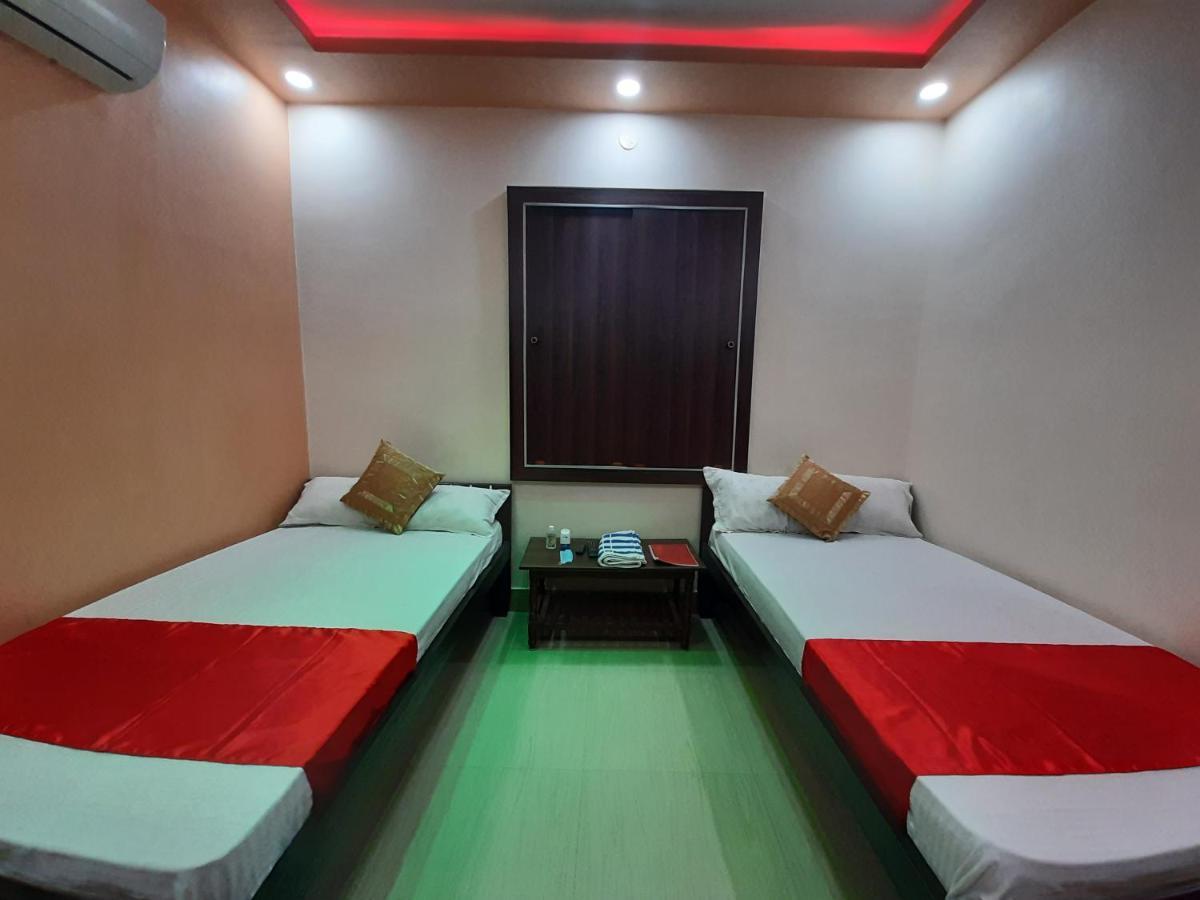 Hotel Shakuntla Palace - 400 Meters Away From Vishnu Pad Temple 7 Mins Walk Gaya Bagian luar foto