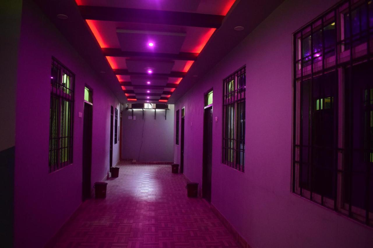 Hotel Shakuntla Palace - 400 Meters Away From Vishnu Pad Temple 7 Mins Walk Gaya Bagian luar foto