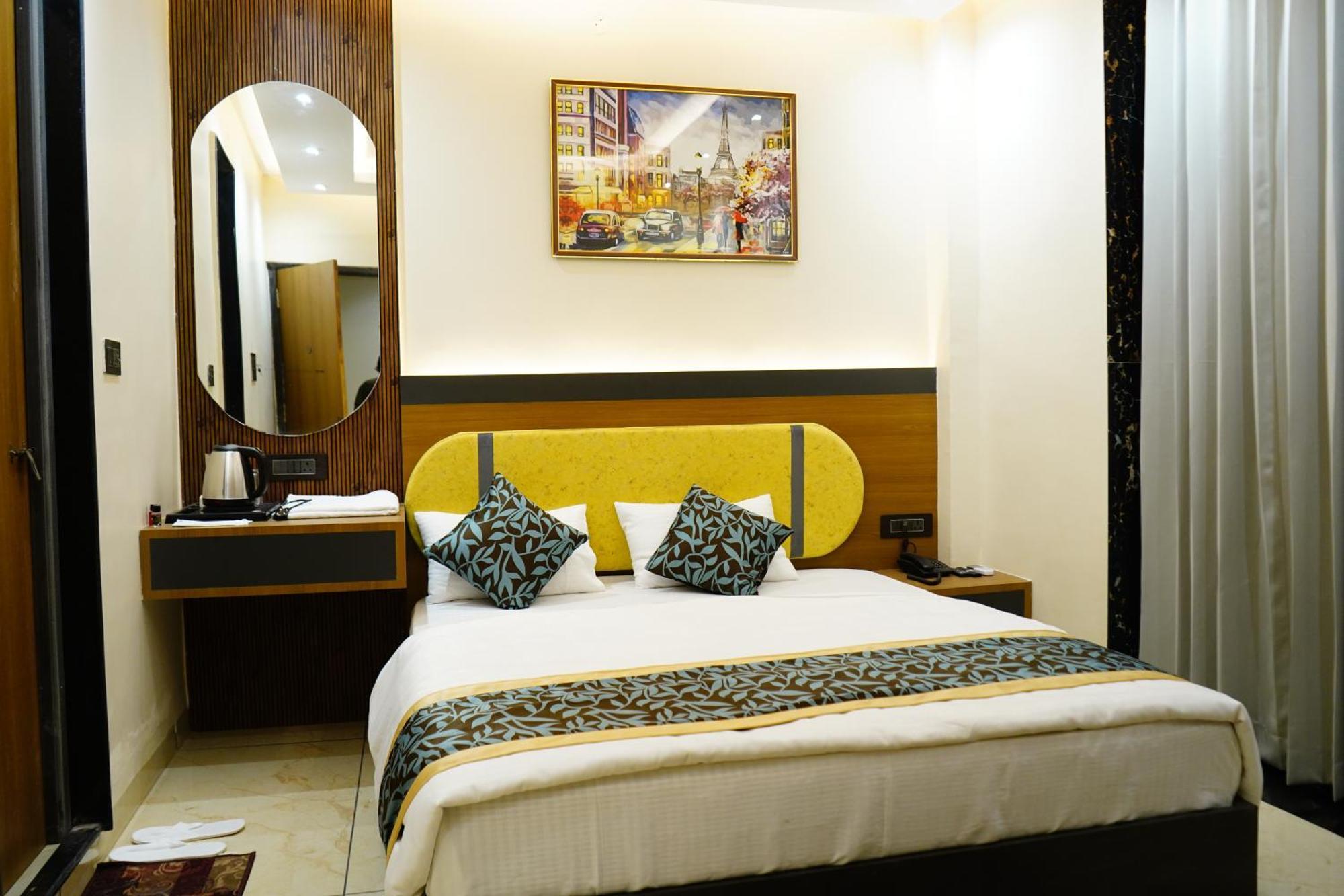 Hotel Shakuntla Palace - 400 Meters Away From Vishnu Pad Temple 7 Mins Walk Gaya Bagian luar foto