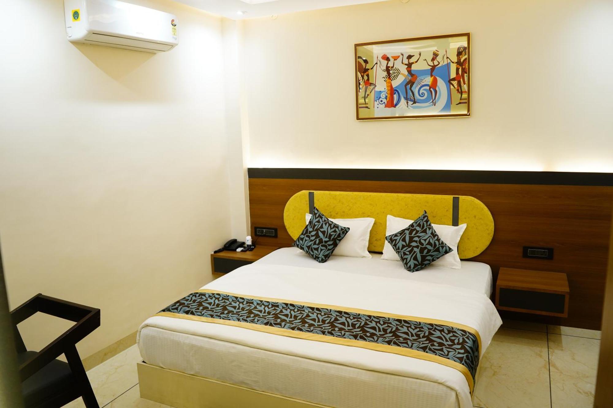 Hotel Shakuntla Palace - 400 Meters Away From Vishnu Pad Temple 7 Mins Walk Gaya Bagian luar foto