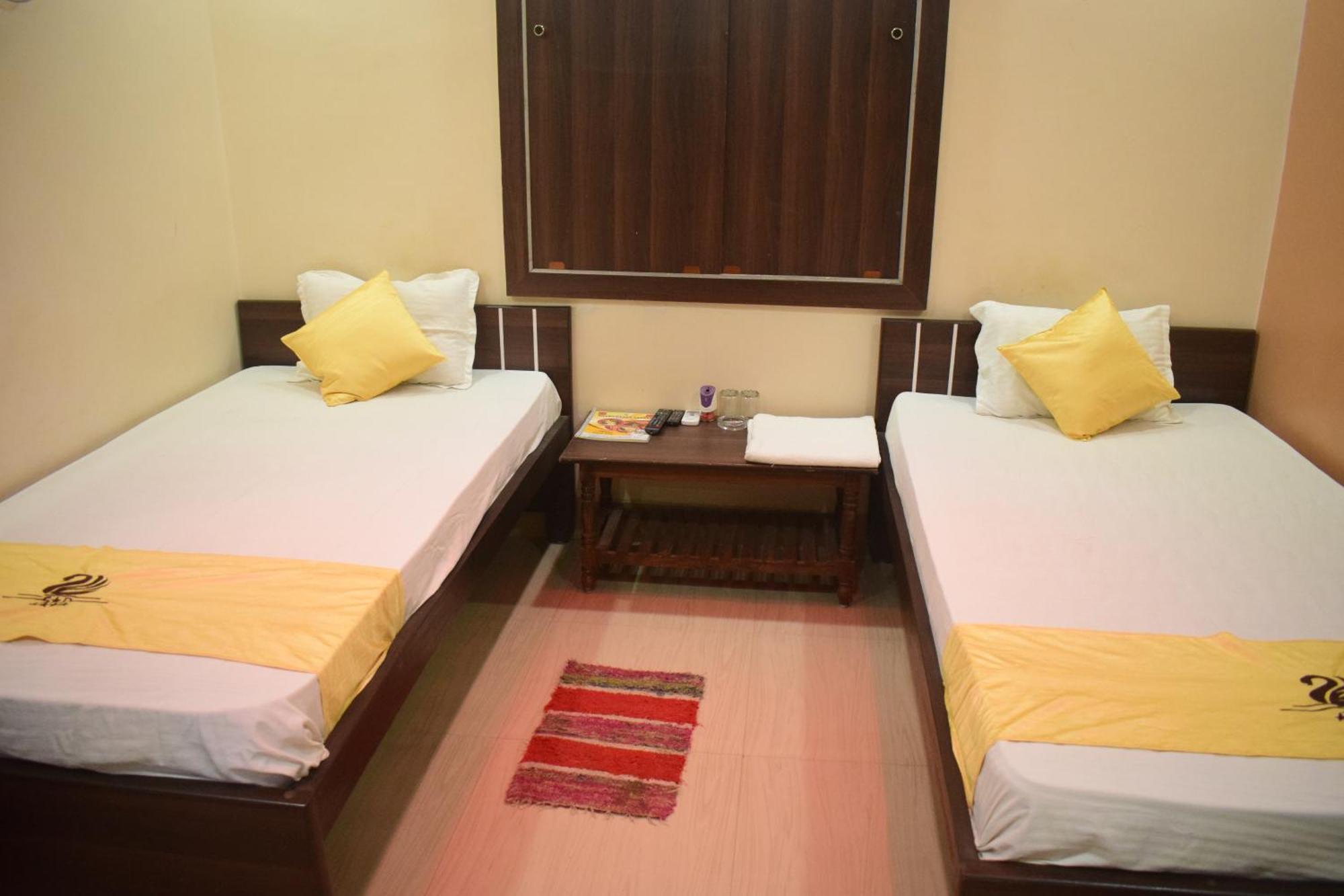 Hotel Shakuntla Palace - 400 Meters Away From Vishnu Pad Temple 7 Mins Walk Gaya Bagian luar foto