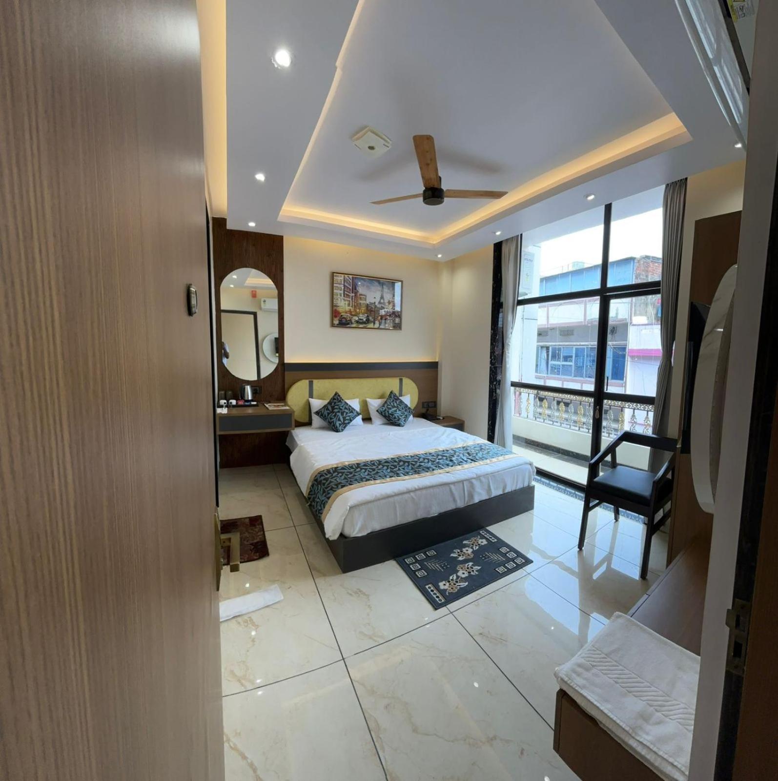 Hotel Shakuntla Palace - 400 Meters Away From Vishnu Pad Temple 7 Mins Walk Gaya Bagian luar foto