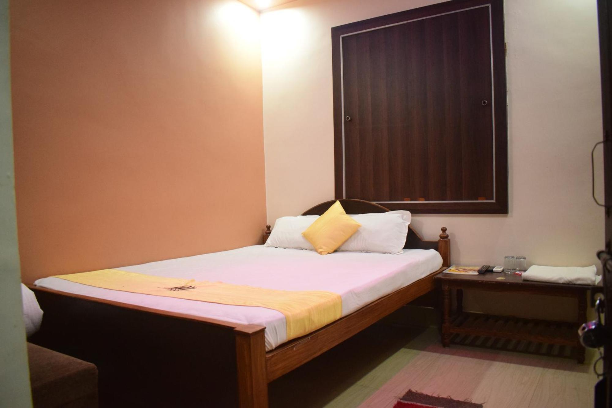 Hotel Shakuntla Palace - 400 Meters Away From Vishnu Pad Temple 7 Mins Walk Gaya Bagian luar foto
