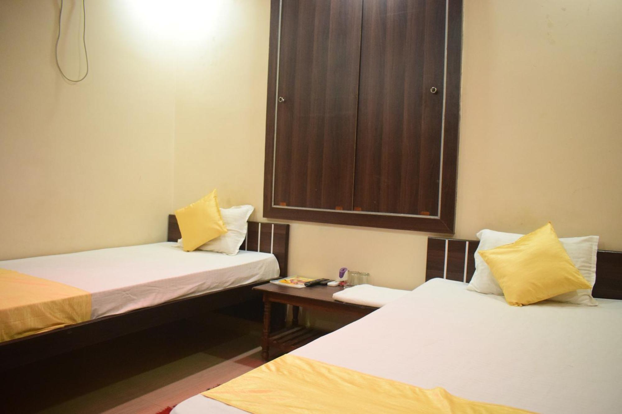 Hotel Shakuntla Palace - 400 Meters Away From Vishnu Pad Temple 7 Mins Walk Gaya Bagian luar foto